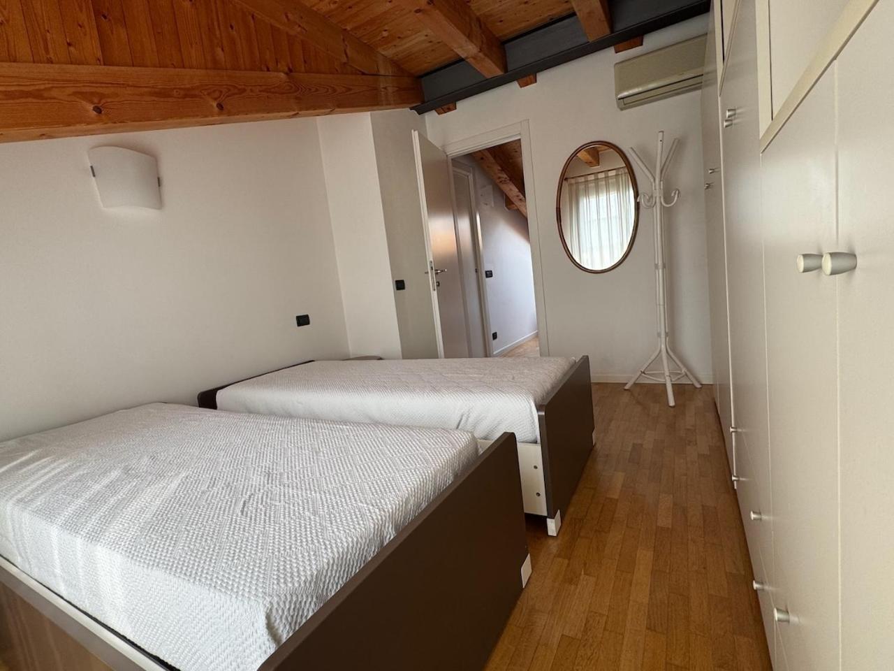 Marconi Deluxe Apartment ลิโดดิเยโซโล ภายนอก รูปภาพ